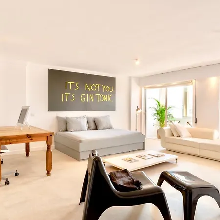 Lisbon Swimming Pool Apartment With Private Parking-3